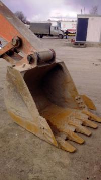 Hitachi ZX240_kovsh